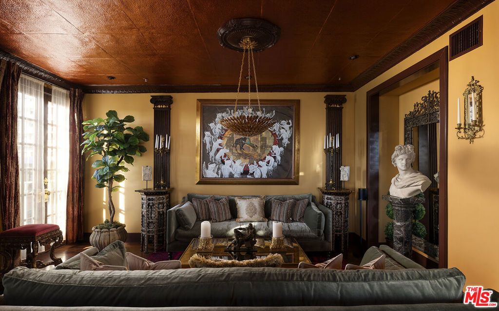 Photo of 960 N Doheny Drive #306, West Hollywood, CA 90069 (MLS # 26634289)