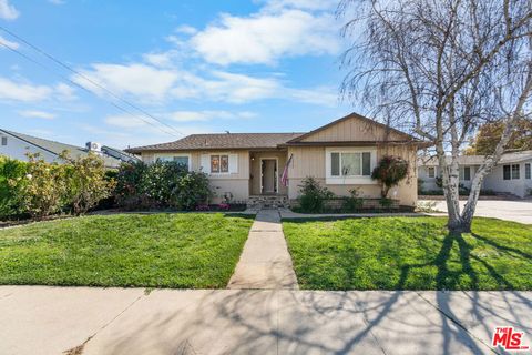 Photo of 23032 Mobile Street, West Hills, CA 91307 (MLS # 26829643)