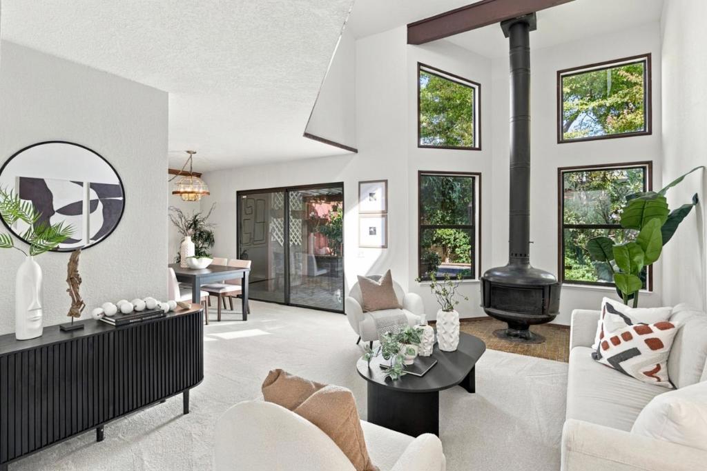 4847 Lago Vista Circle