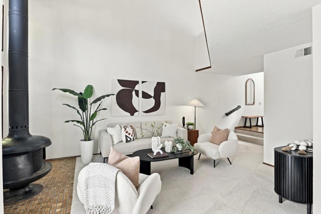 4847 Lago Vista Circle