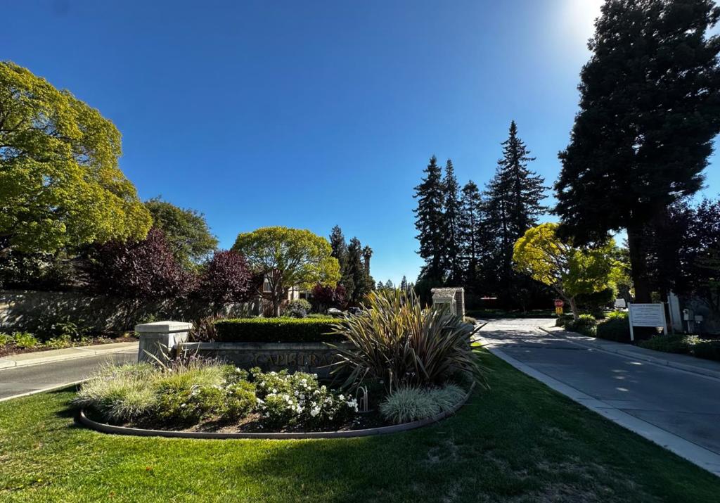 4847 Lago Vista Circle