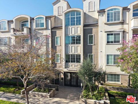 Photo of 1625 Granville Avenue #301, Los Angeles, CA 90025 (MLS # 26654145)