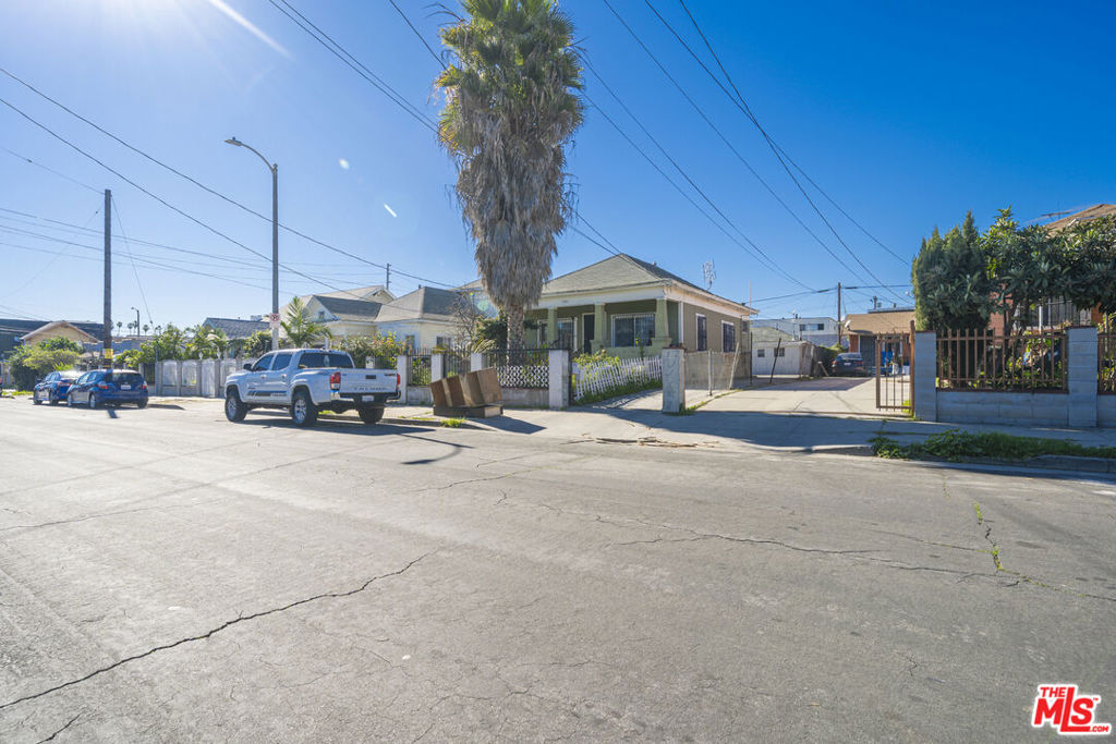 1145 S Kingsley Drive