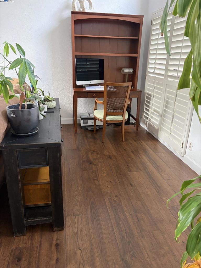 BAYWOOD - Residential