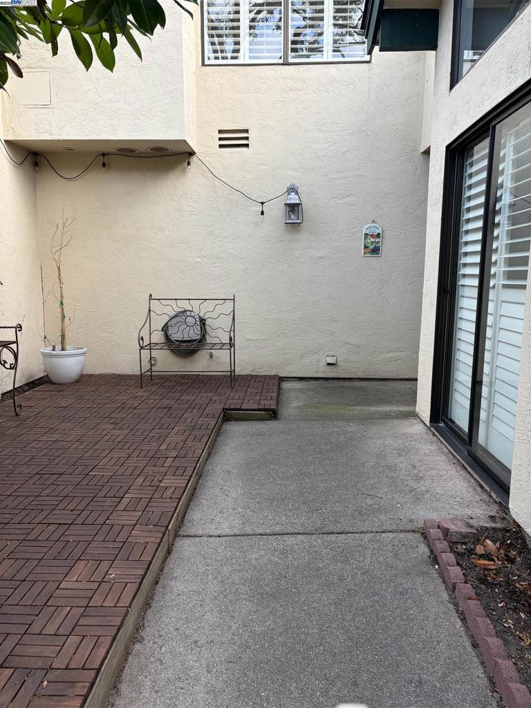 BAYWOOD - Residential