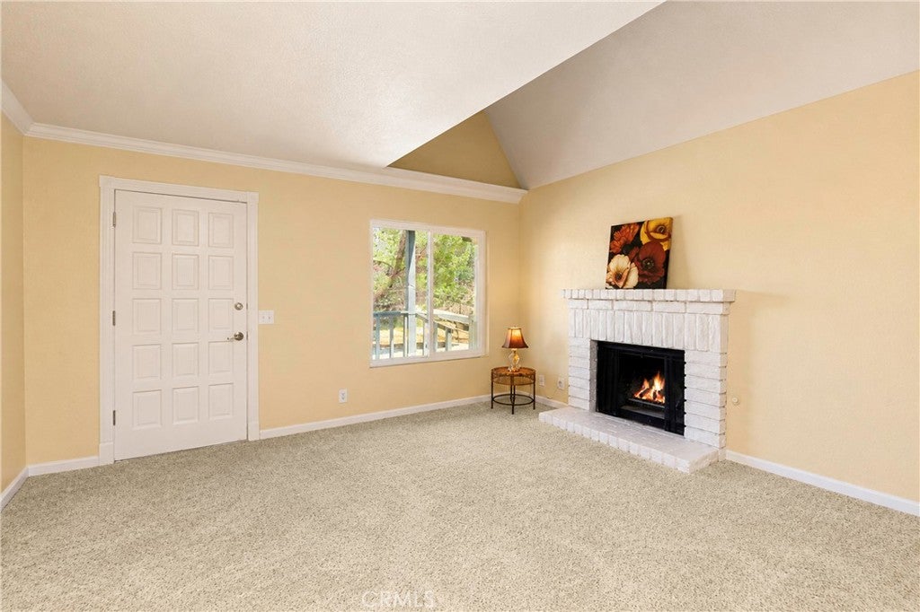 4718 Quartz Hill
