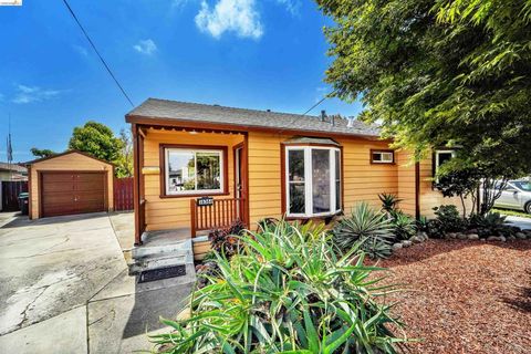 Photo of 16366 Emery Ct Ct, San Lorenzo, CA 94580 (MLS # 41132716)