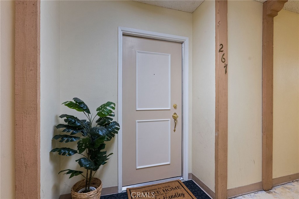 Properties 4 23515 Lyons