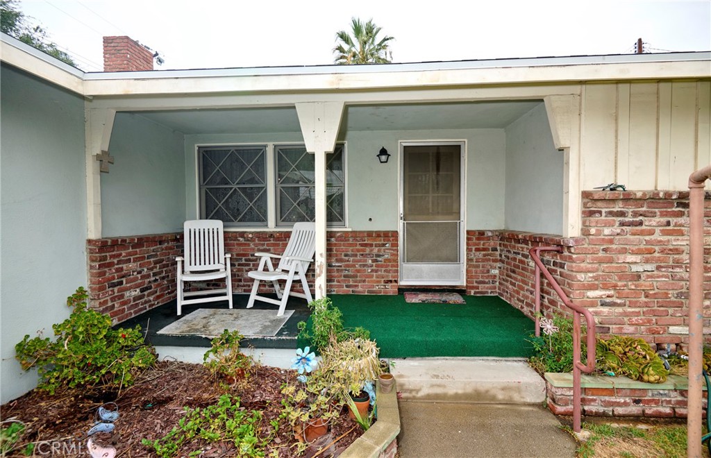 Properties 4 2445 Bashor Street