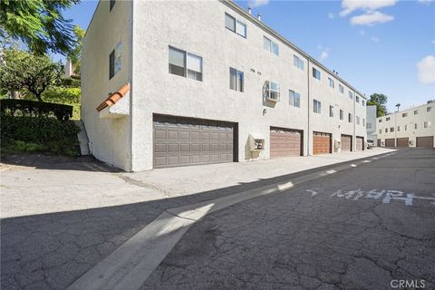 9531 Via Salerno Burbank CA 91504