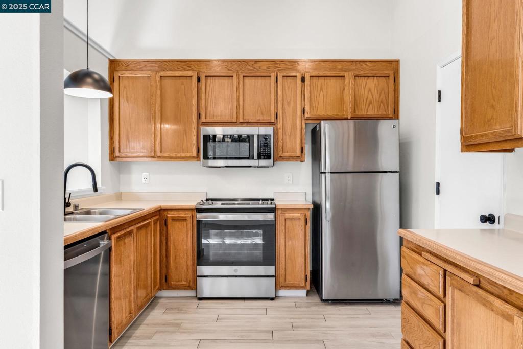 CANYON WOODS - Residential