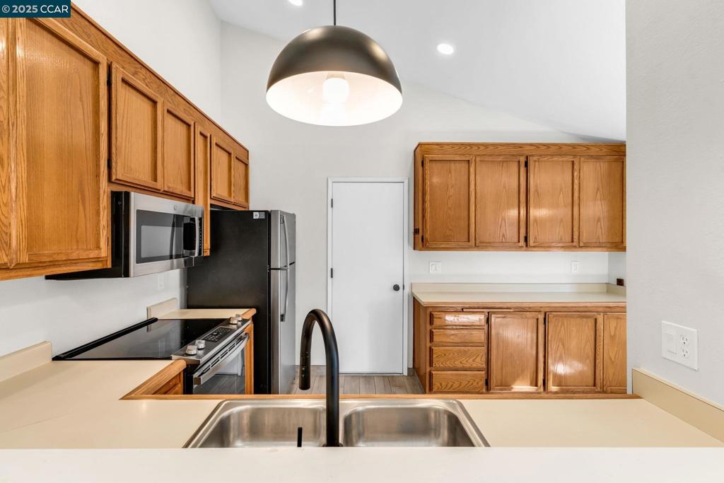 CANYON WOODS - Residential