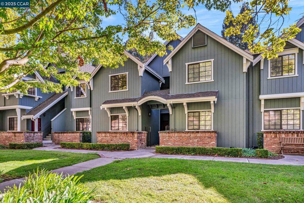 CANYON WOODS - Residential