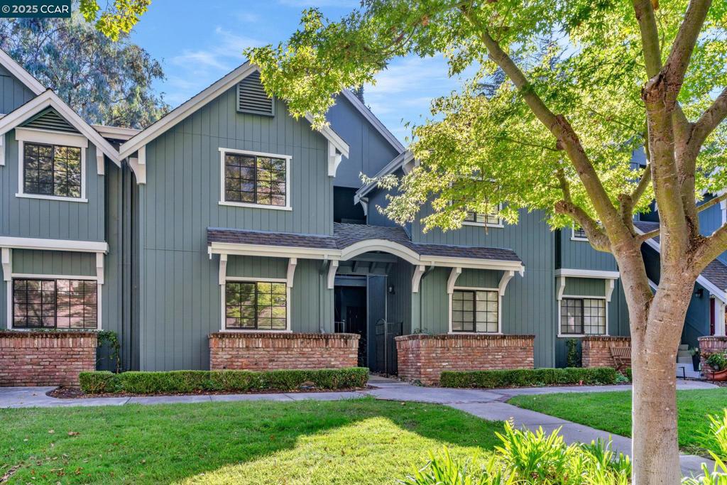 CANYON WOODS - Residential
