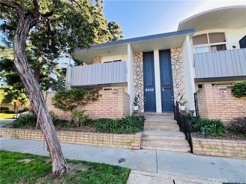 Photo of 4745 La Villa Marina #J, Marina Del Rey, CA 90292 (MLS # SR26028192)