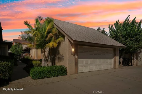 MLS: SR26214981