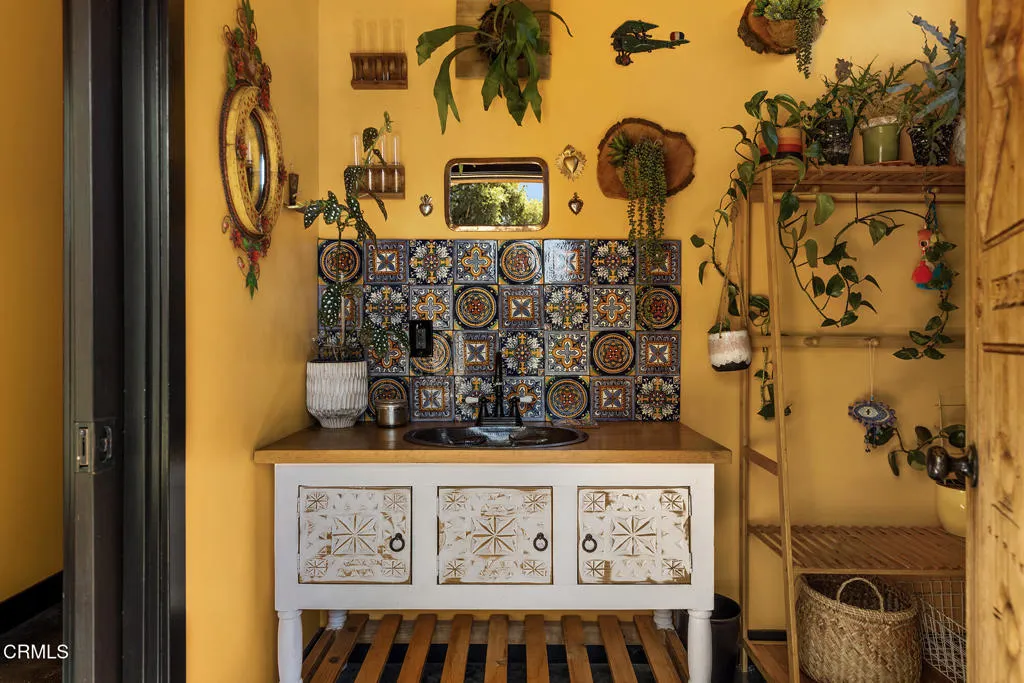 Santa Paula, California 93060, United States, 3 Bedrooms Bedrooms, ,3 BathroomsBathrooms,Residential,Active,153977