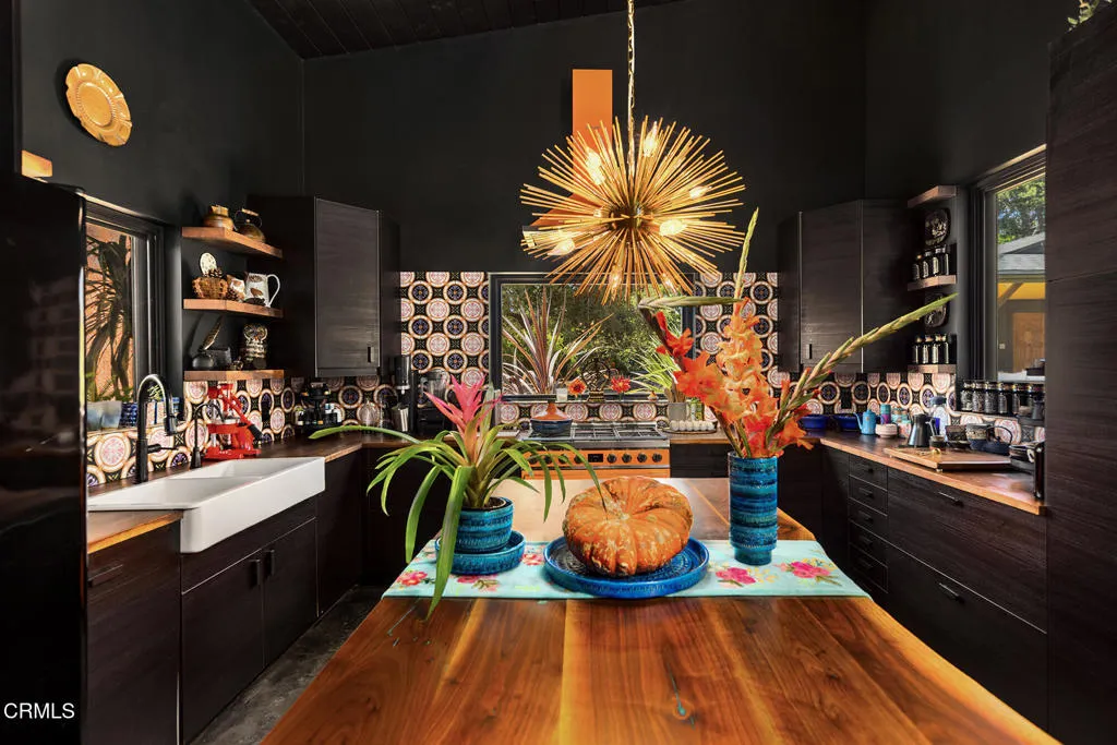 Santa Paula, California 93060, United States, 3 Bedrooms Bedrooms, ,3 BathroomsBathrooms,Residential,Active,153977