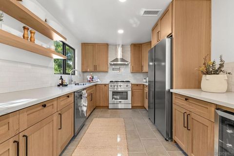 Photo of 3678 Richmond St St, San Diego, CA 92103 (MLS # 250042039SD)