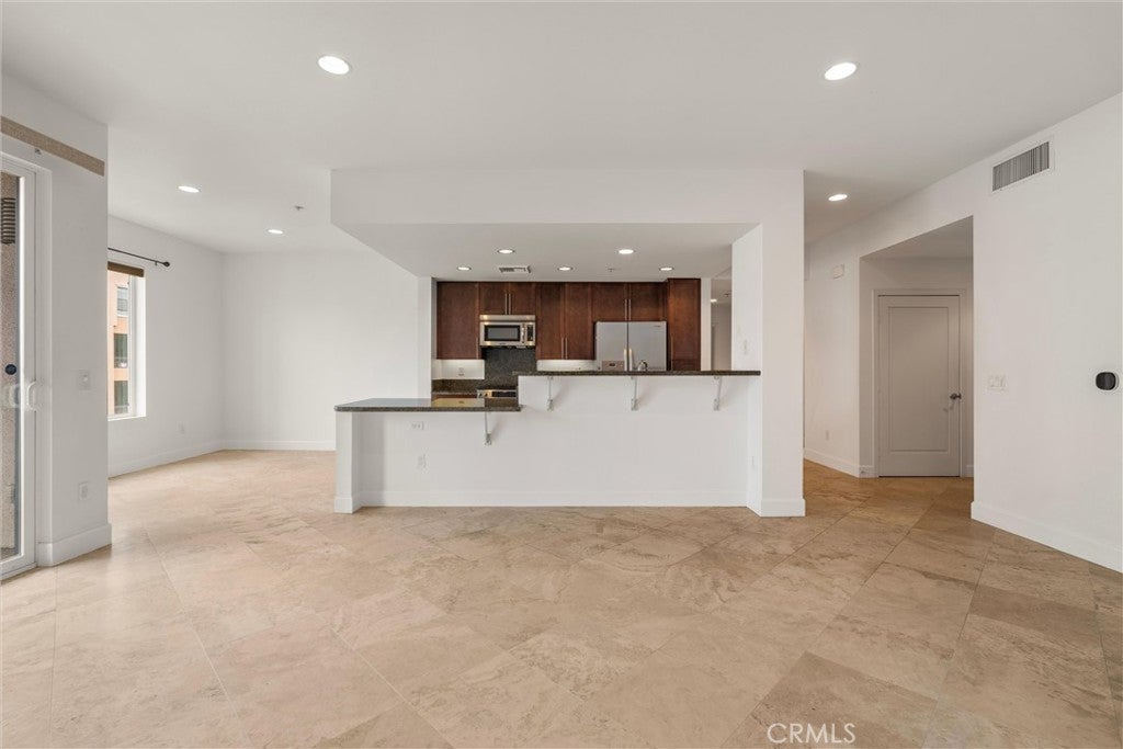 300 E 4th Street 201