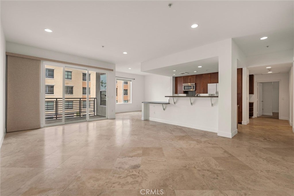 300 E 4th Street 201