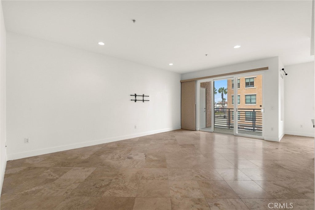 300 E 4th Street 201
