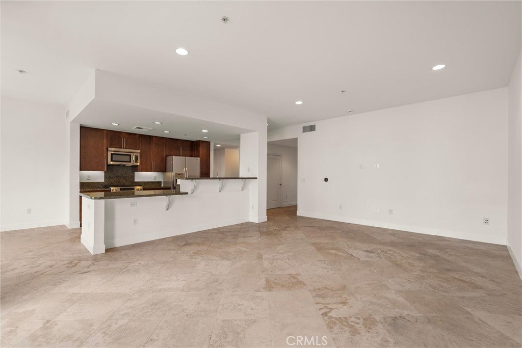 300 E 4th Street 201