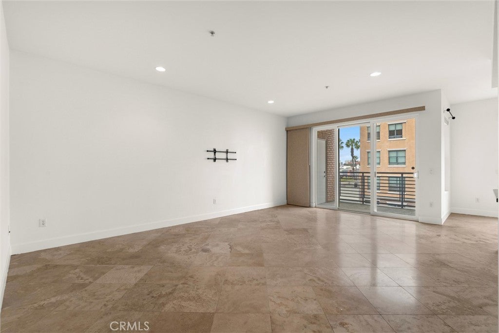 300 E 4th Street 201