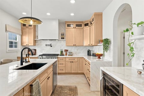 Photo of 900 S Curson AVE, Los Angeles, CA 90036 (MLS # SB26216265)
