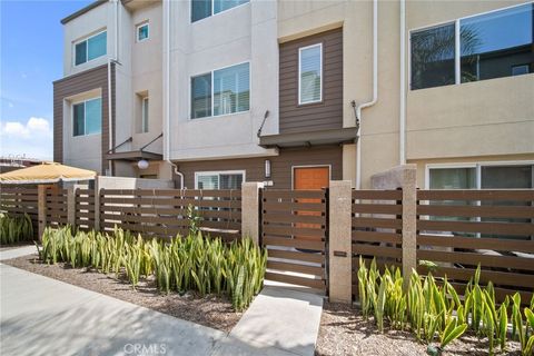 Photo of 14043 Royalton Lane #2, Gardena, CA 90247 (MLS # SR26070157)