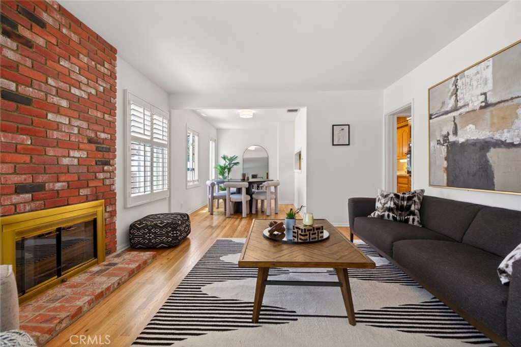 1835 N Maple