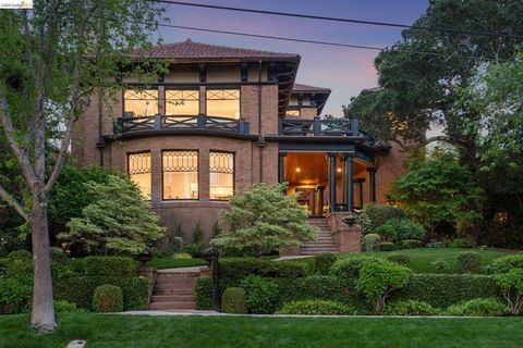 Photo of 110 Monte Ave, Piedmont, CA 94611 (MLS # 41129361)