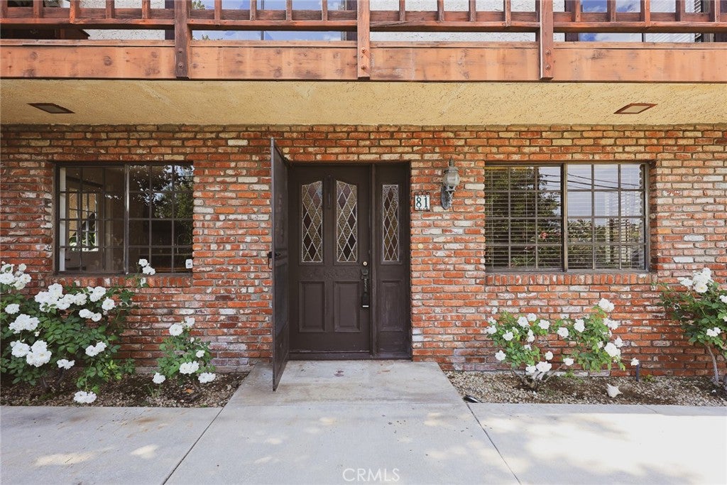 81 W Montecito Avenue