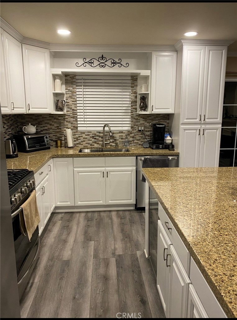 13547 Mindora Avenue