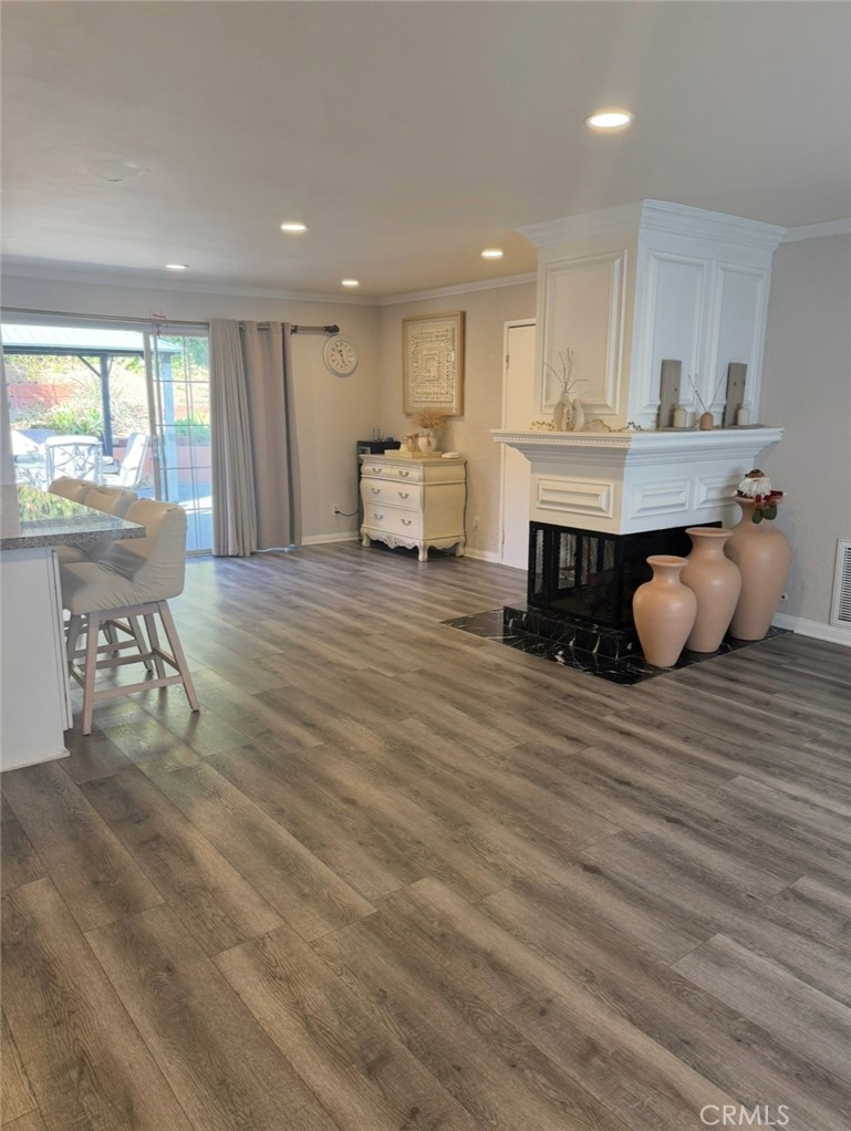 13547 Mindora Avenue