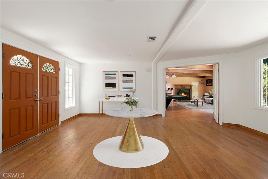 Photo of 5220 Collier Place, Woodland Hills, CA 91356 (MLS # SR26184455)