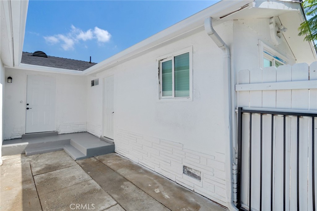 1143 E 106th Street