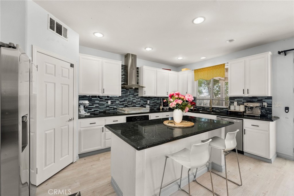 13607 Mayflower Street