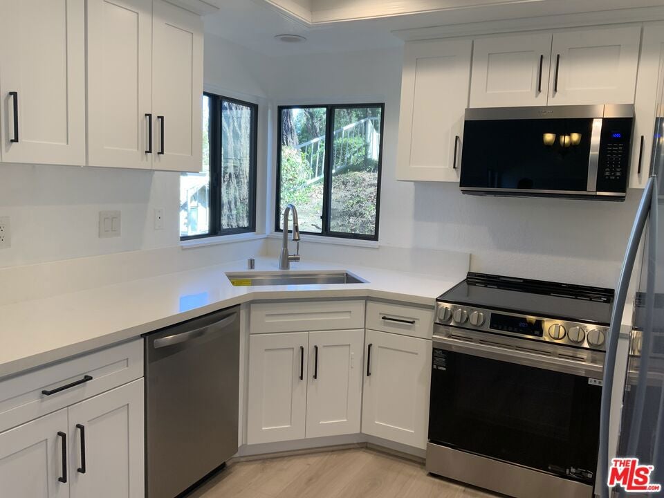 22769 Lakeway Drive 433