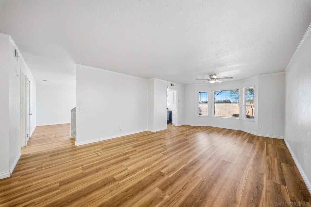 2590 W Elm