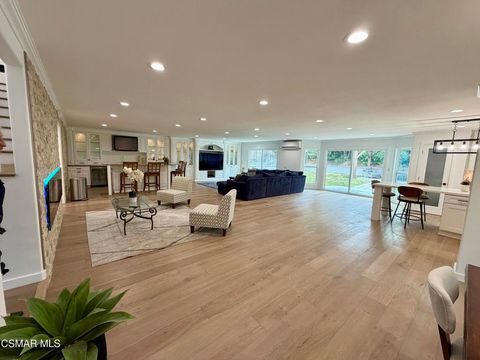 Photo of 31923 Watergate Court, Westlake Village, CA 91361 (MLS # 225005725)