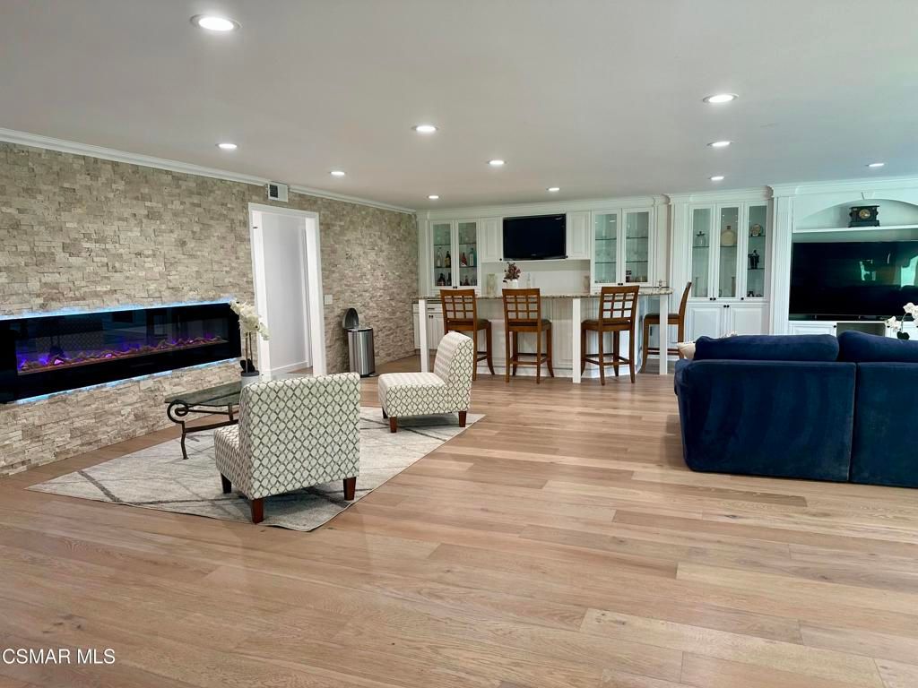 Photo of 31923 Watergate Court, Westlake Village, CA 91361 (MLS # 225005725)