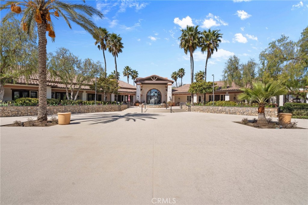 Four Seasons - Residential