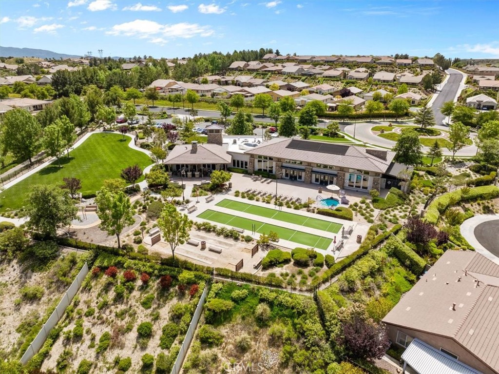 Four Seasons - Residential