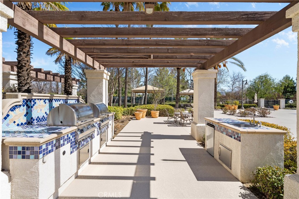 Four Seasons - Residential