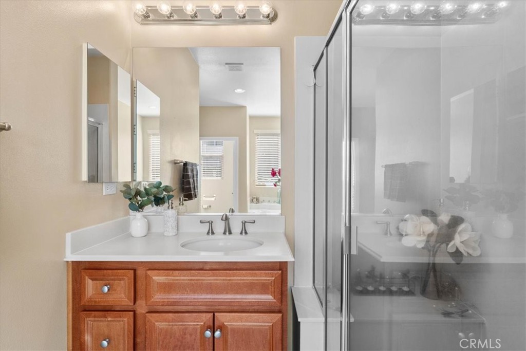 Four Seasons - Residential