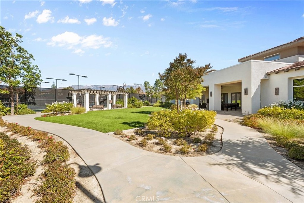 Four Seasons - Residential