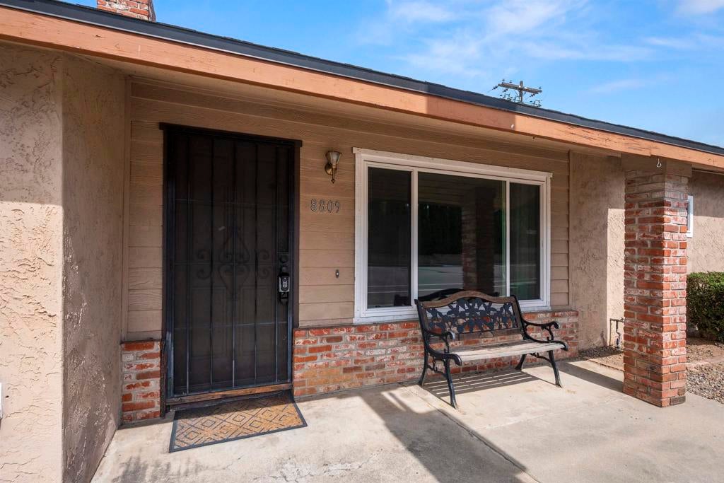 8809 Los Coches Rd RD, Lakeside CA 92040