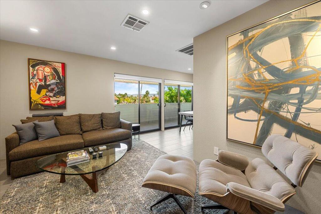 467 S Calle El Segundo D1