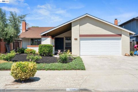 Photo of 339 Avenida Nogales, San Jose, CA 95123 (MLS # 41134206)